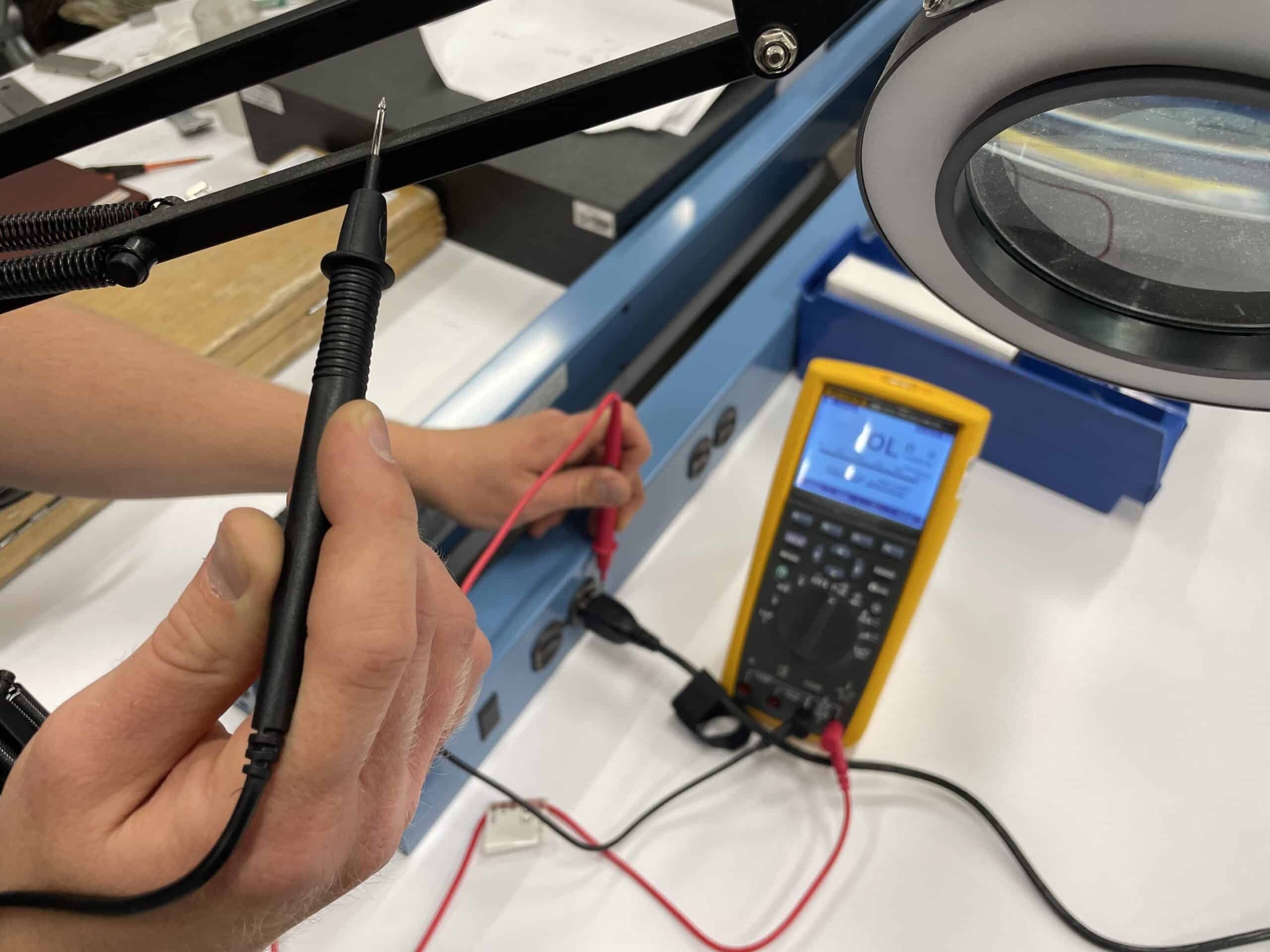 How to Use a Multimeter - Checking Grounding With a Multimeter
